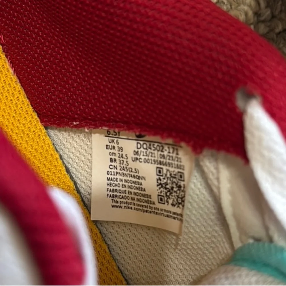 Nike Air Force 1 Shoes - Picture 6 of 6